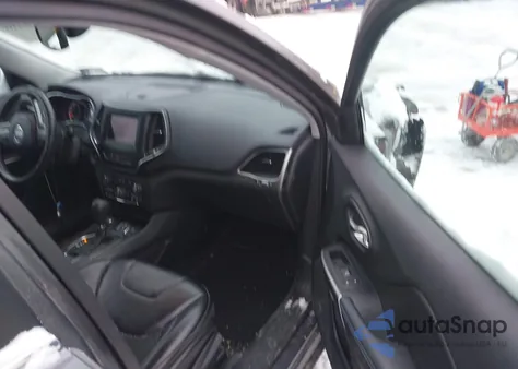 2019 Jeep Cherokee Latitude Plus 4X4 z USA, uszkodzony, nr VIN 1C4PJMLB8KD424781